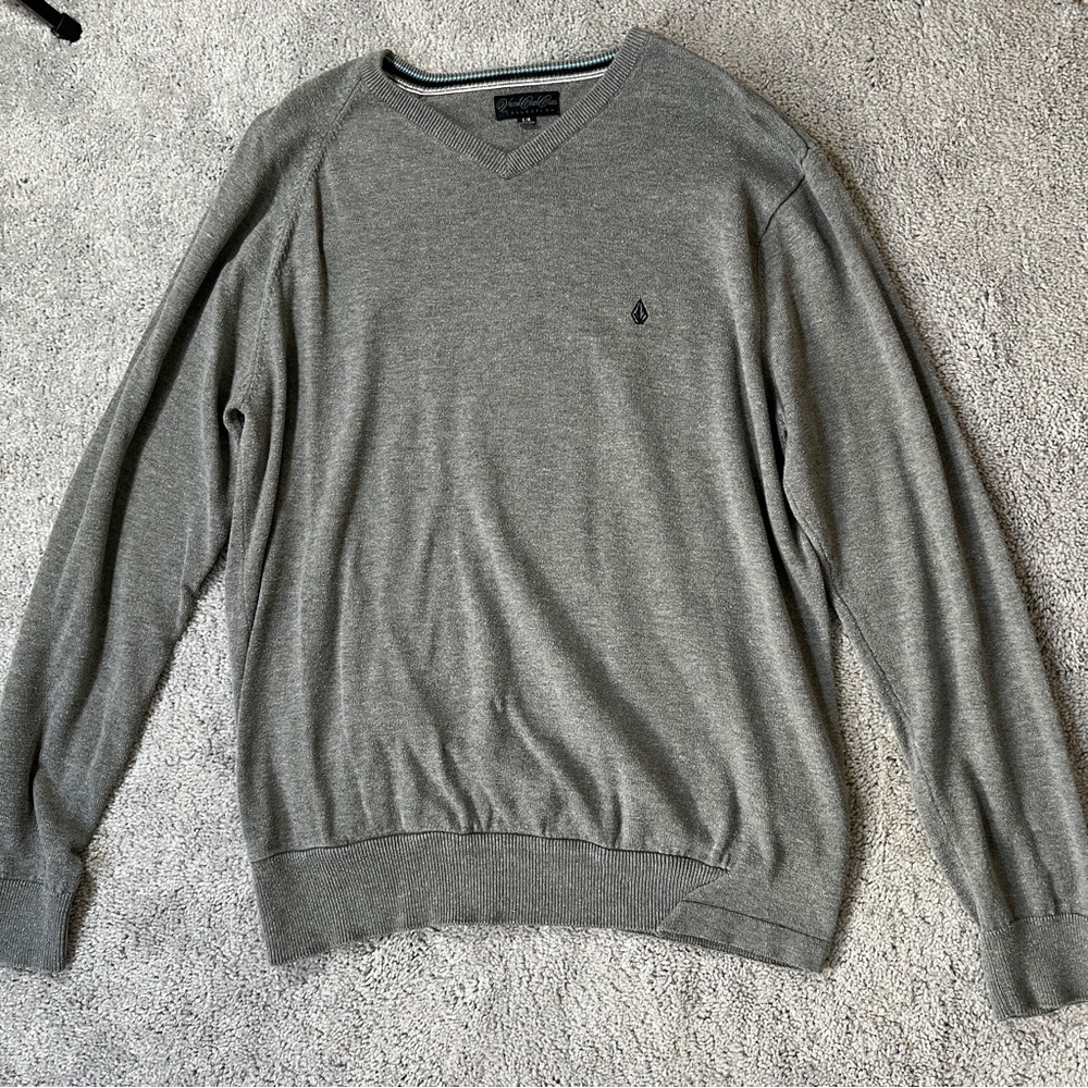 Men’s Volcom V neck sweater size large